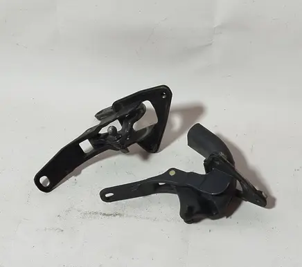 Volvo V70 Tailgate/trunk/boot hinge 8643157 8643158