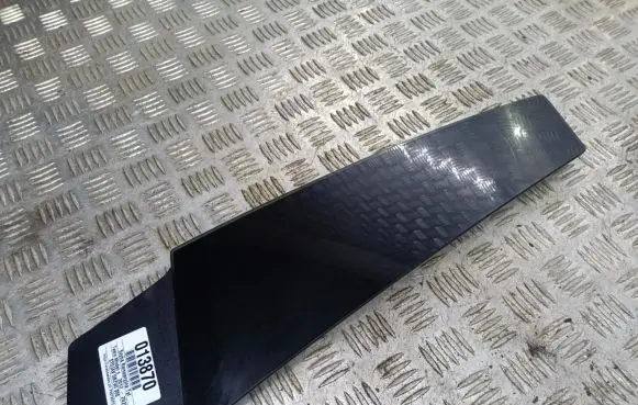 Tesla Model S Rear side window