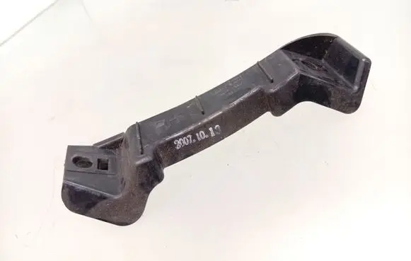 KIA Ceed Front bumper mounting bracket 865181H000