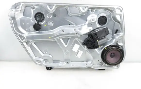 Volkswagen PASSAT B5.5 Front door window regulator with motor 105404301