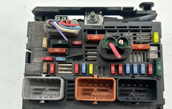 Citroen C4 Grand Picasso Fuse module 9667044980