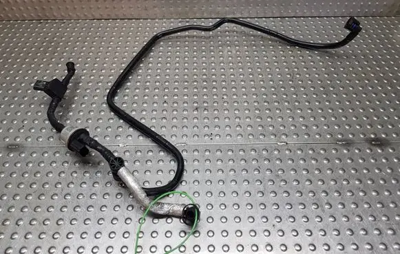 Volkswagen Golf VIII Fuel line pipe S26370571 05C133352AD 05E906052