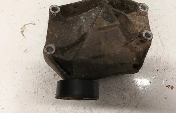 Opel Vectra C Engine mounting bracket 55187675