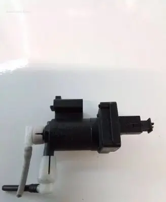Mercedes-Benz CLS C219 Vacuum valve A2038000178