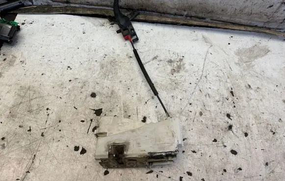 Volkswagen Sharan Front door lock 403794