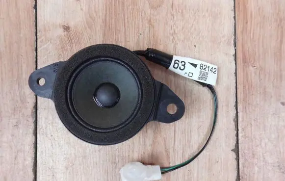 Toyota C-HR I Front door speaker 8615062130