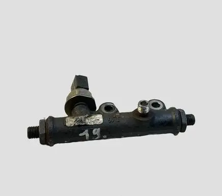 Citroen C6 Fuel main line pipe 8220001297 5W640128 4R8Q9C068AE
