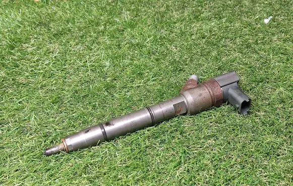 KIA Ceed Fuel injector 338002A400