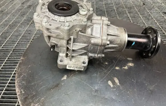 Hyundai Santa Fe Gearbox transfer box case 473003B800