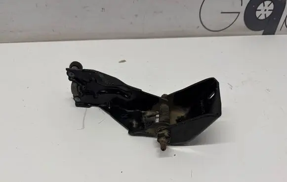 Dodge Grand Caravan Sliding door middle roller runner 05020672AG