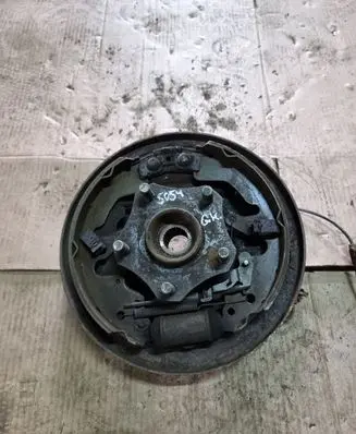 Suzuki Grand Vitara II Rear wheel hub NOCODE