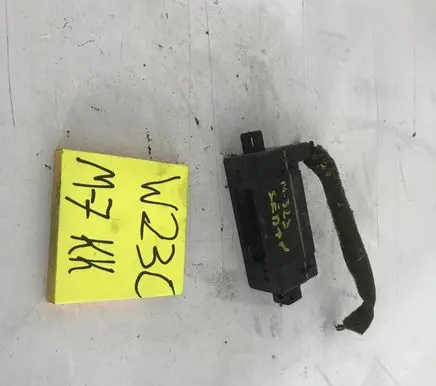 Mazda 323 Tailgate opening switch 568451665