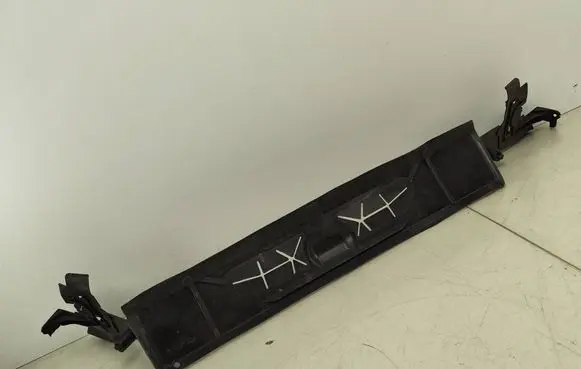 BMW X7 G07 Intercooler air guide/duct channel 7421678