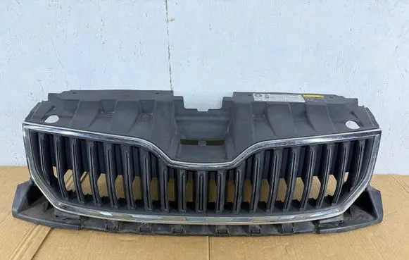 Skoda Fabia Mk3 (NJ) Front bumper upper radiator grill 6V0853653