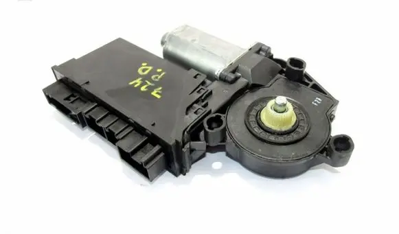 Seat Exeo (3R) Front door window regulator motor 0130821764