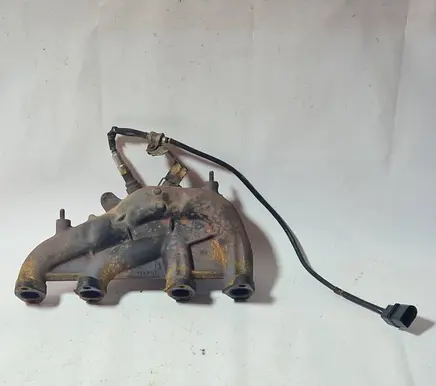 Volkswagen Jetta V Exhaust manifold 61810506