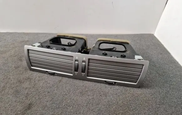 BMW 7 E65 E66 Dash center air vent grill 8223599 6943007