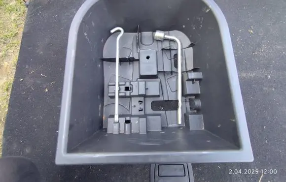 Mitsubishi Space Star Tool box 7646A157ZZ 3V44