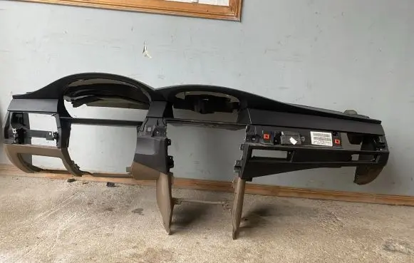 BMW 5 E60 E61 Dashboard 7034108 7063267 33204RB04731