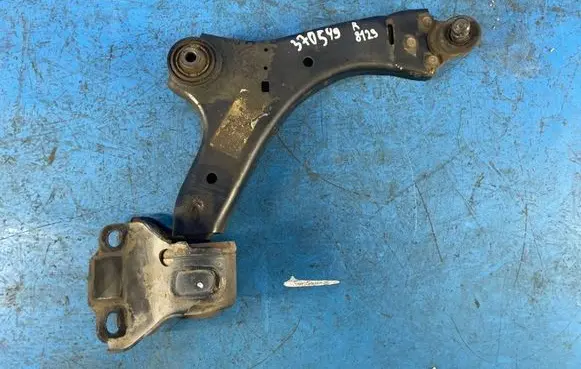 Volvo XC70 Front lower control arm/wishbone 31277346