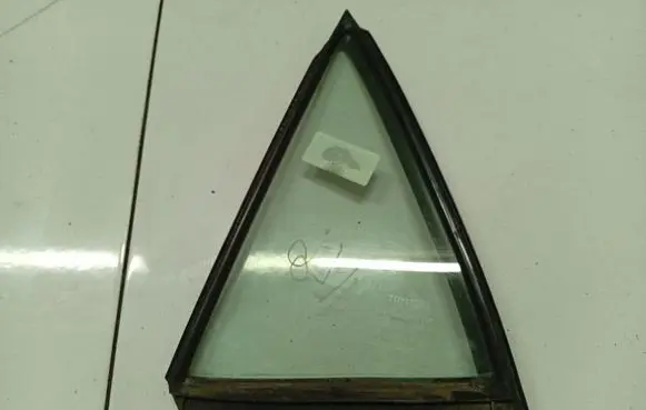Rear vent window glass