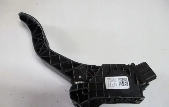 BMW 2 Active Tourer U06 Accelerator throttle pedal 1S1723503A