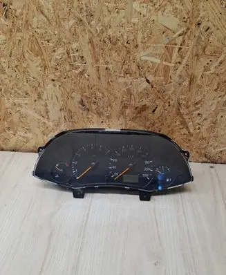 Speedometer (instrument cluster)