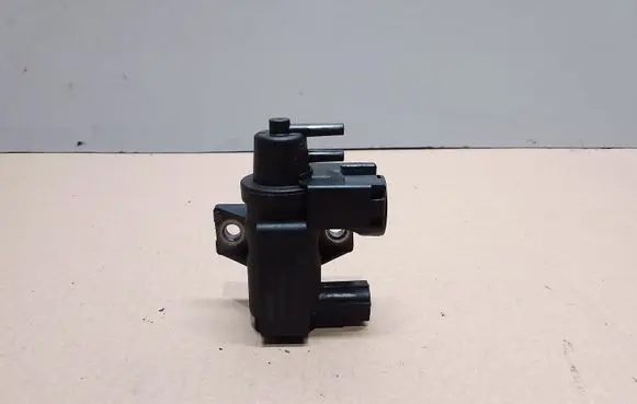 Toyota Corolla Verso AR10 Turbo solenoid valve 258190R010 70051307