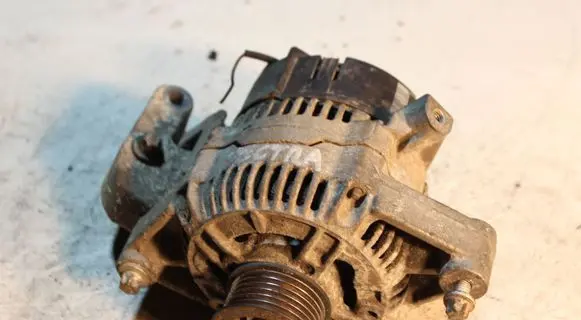 Opel Vectra B Generator/alternator 90413760 0123120001
