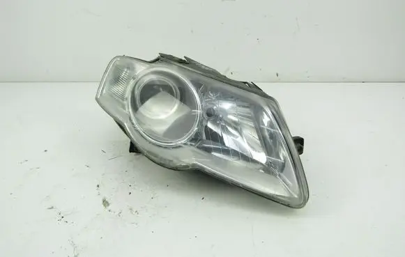 Volkswagen PASSAT B6 Headlight/headlamp 