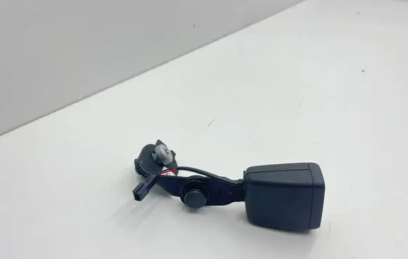 Rear seatbelt buckle