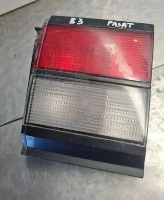 Volkswagen PASSAT B3 Tailgate rear/tail lights 357945107