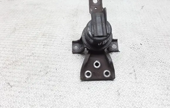 Mitsubishi Lancer Engine mount bracket