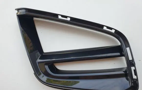 BMW 1 F40 Front bumper lower grill 8075334 51118075334