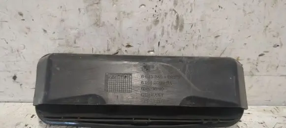 BMW 5 E60 E61 Quarter panel pressure vent 6945845