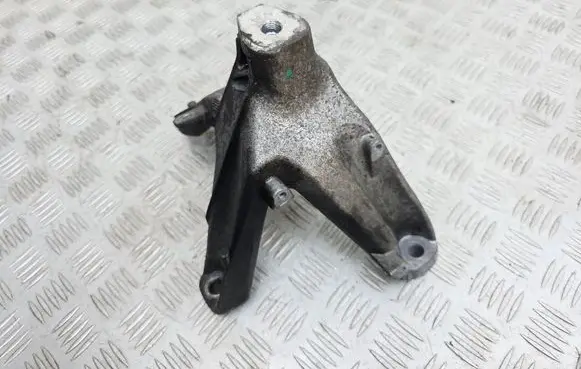 Audi A4 S4 B8 8K Engine mounting bracket 8K0199308BE