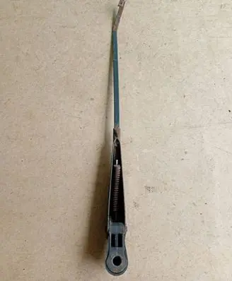Iveco Daily 3rd gen Front wiper blade arm 123332
