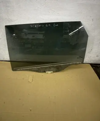KIA Sorento Rear door window glass