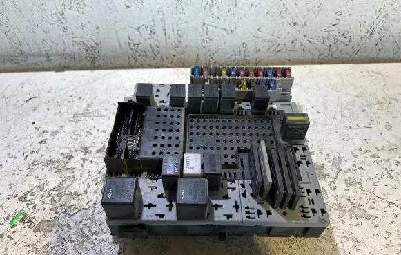 Volvo XC90 Fuse box set 08696098 08696040 03W124