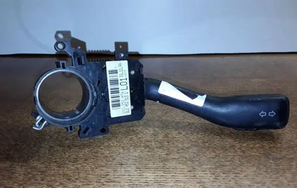 Volkswagen Golf IV Indicator stalk 8L0953513G 202852ARW