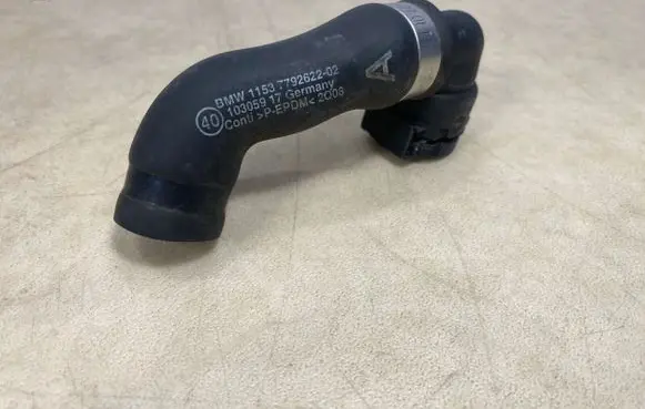BMW X5 E70 Engine coolant pipe/hose 11537792622
