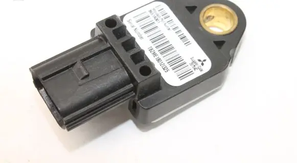 Mitsubishi Outlander Airbag deployment crash/impact sensor 8651A001