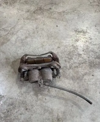 Front brake caliper