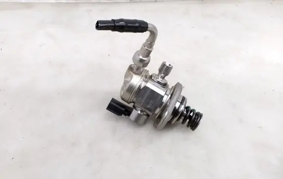 Ford Focus Fuel injection high pressure pump H6BG9D376AB