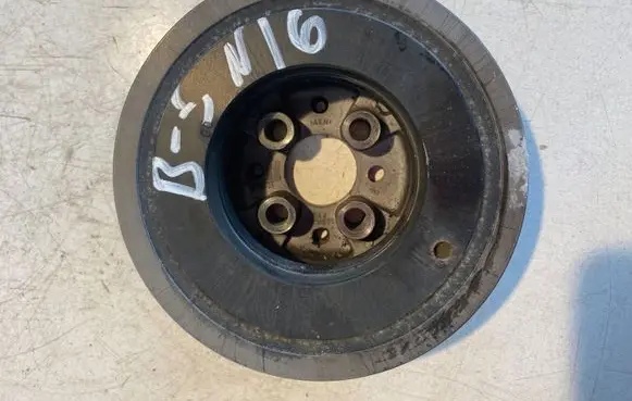 Volkswagen PASSAT B5.5 Crankshaft pulley 038105243F