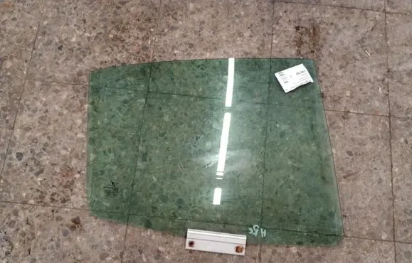 Saab 9-5 Rear side window