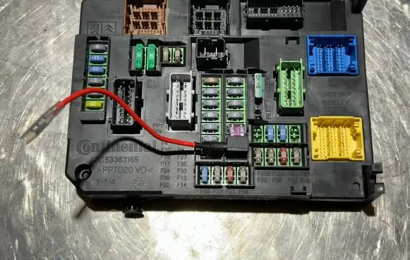 Peugeot 308 Comfort/convenience module 9806687880