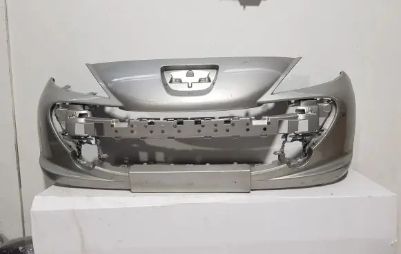 Peugeot 207 Front bumper 9654356877