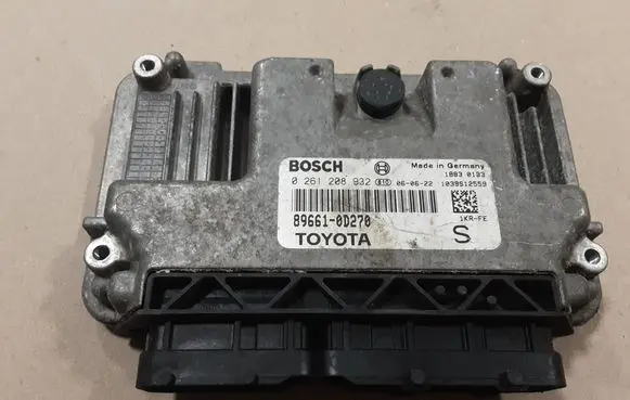 Toyota Yaris Engine control unit/module 0261208932 896610D270