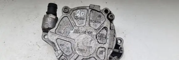 Volkswagen Golf VI Vacuum pump 03L145100